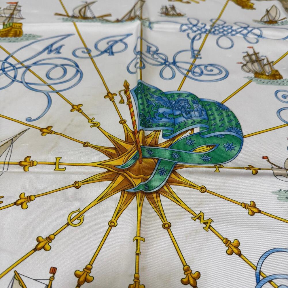 HERMES Green Scarf - Picture 5 of 7